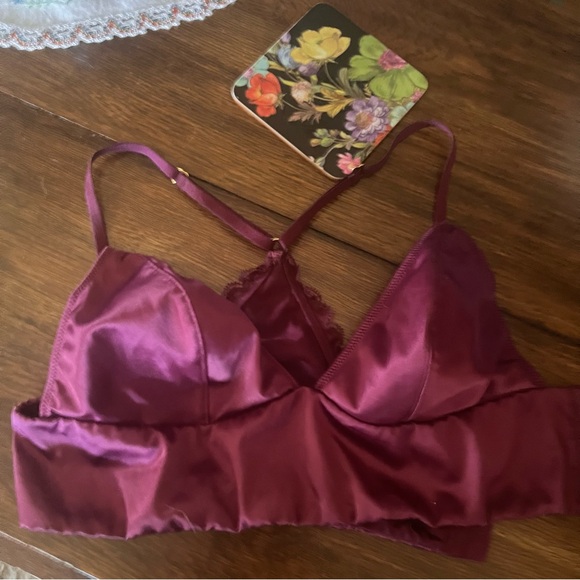 Victoria’s Secret bralette Medium NWOT - Picture 4 of 7